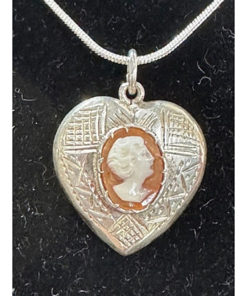 Cammeo su cuore in argento...