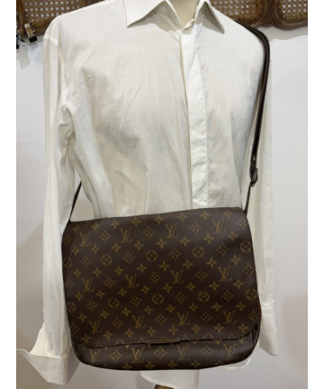 Louis Vuitton Beaubourg...