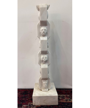 Totem, scultura in marmo...