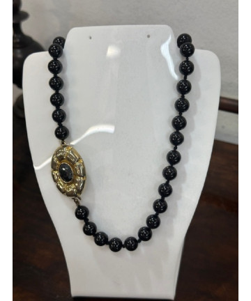 collana con perle di onice...