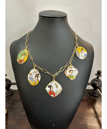Collana con pendenti...