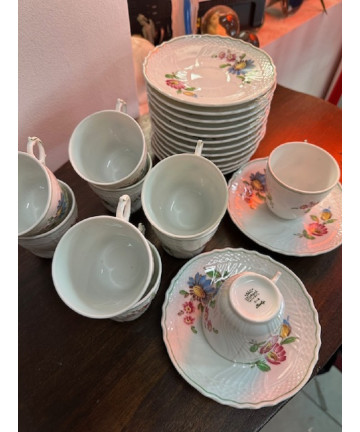 servizio caffè per nove,...